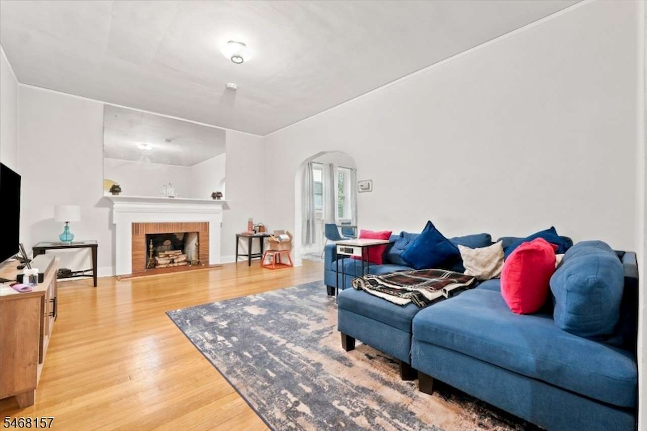 50 Maple St, Bloomfield, photo 3