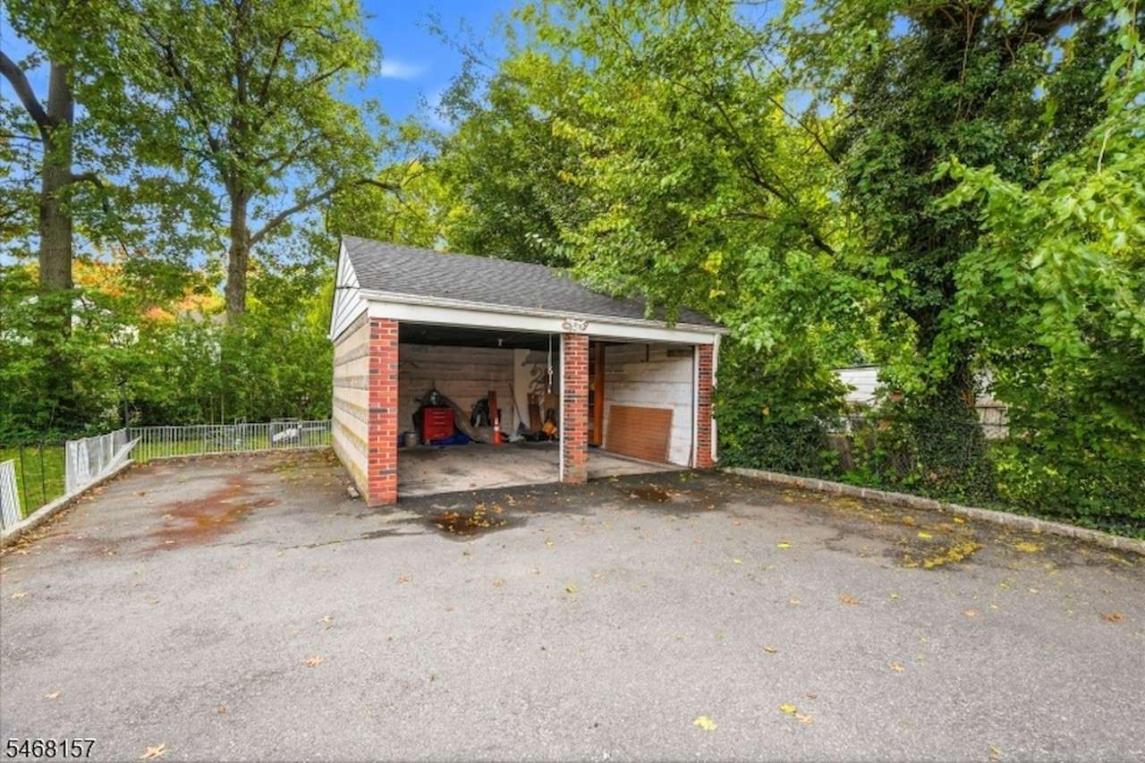50 Maple St, Bloomfield, photo 37