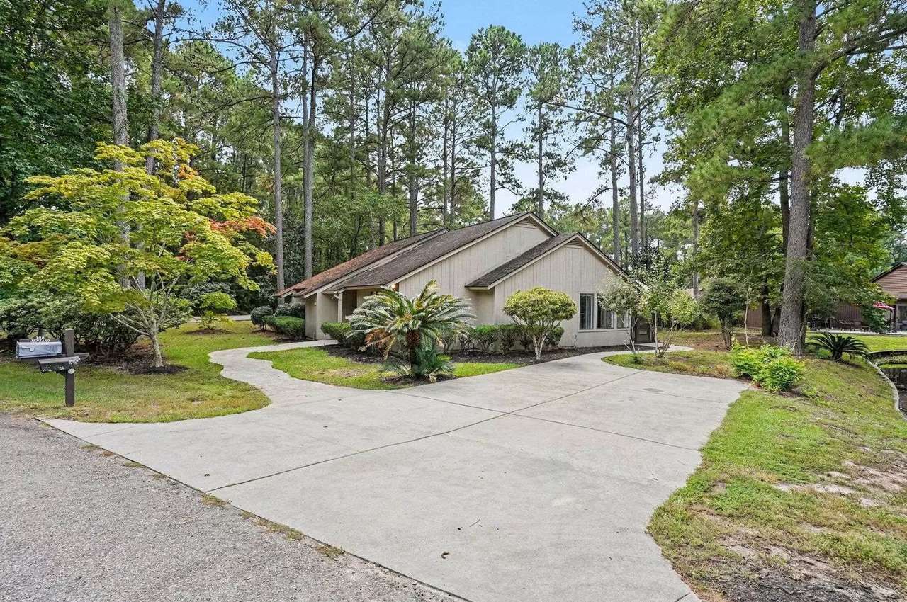 100 Hickory Dr, photo 3