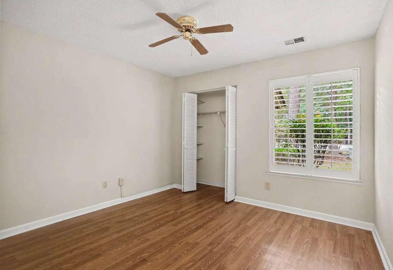 100 Hickory Dr, photo 36