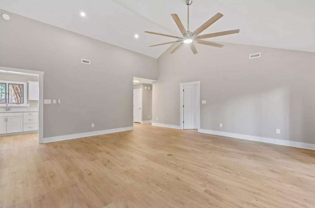 105 Moss Circle, photo 5