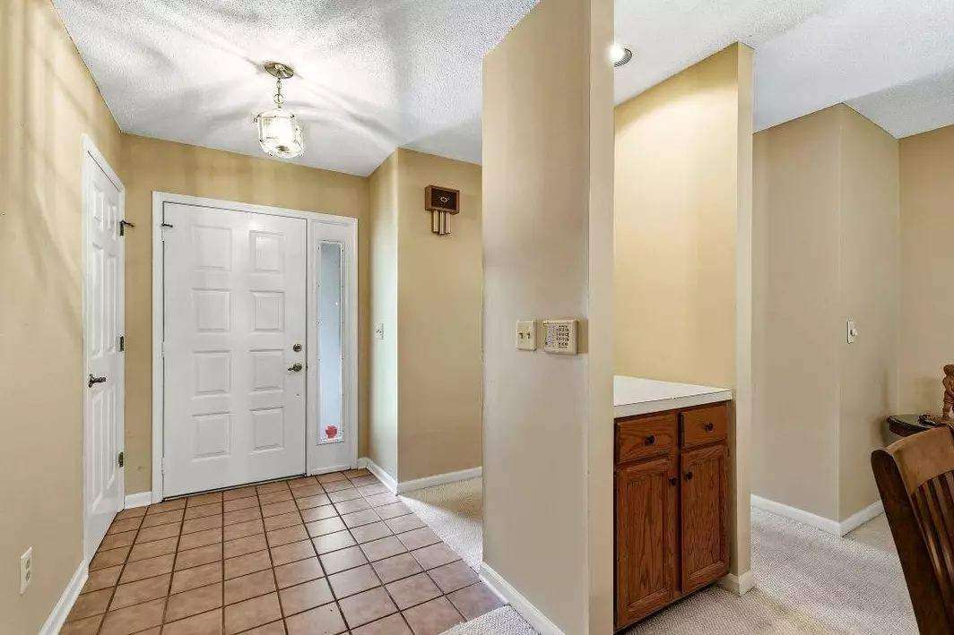 107 Mayberry Ln, photo 3