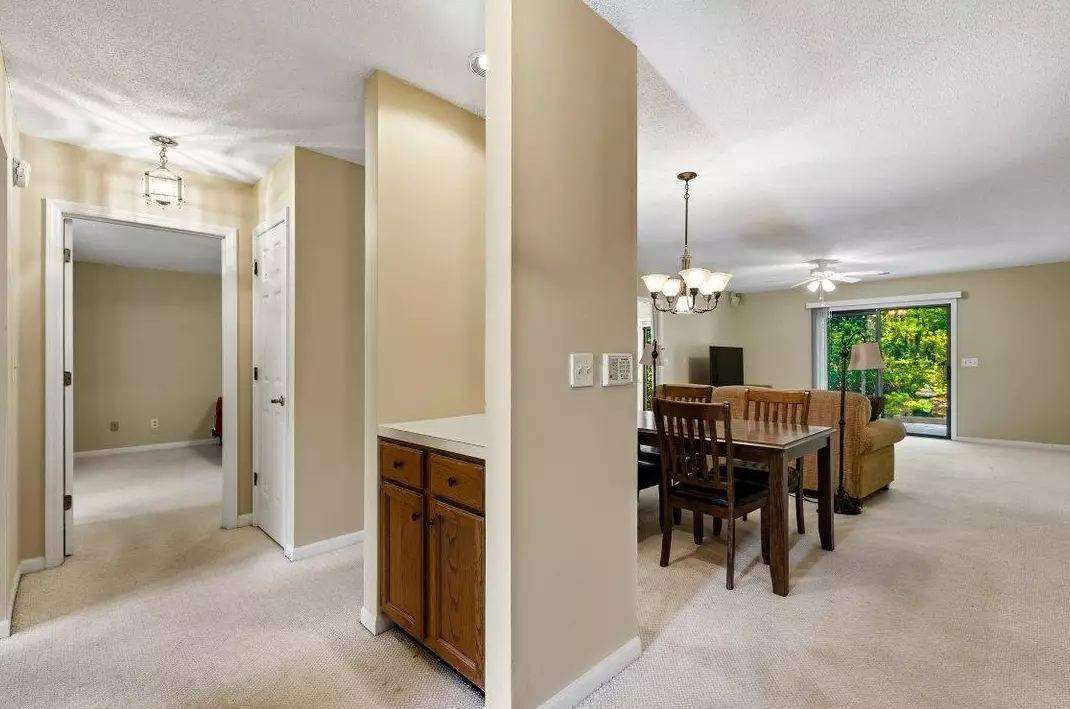 107 Mayberry Ln, photo 4
