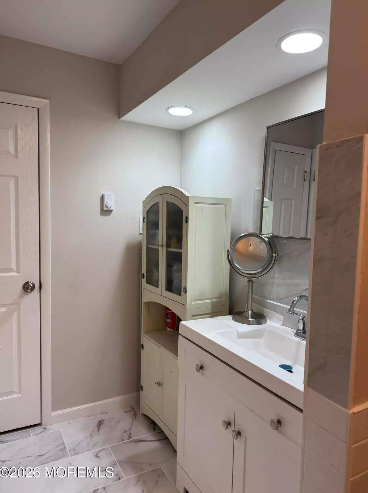 105 W Amberly Dr #G, photo 4