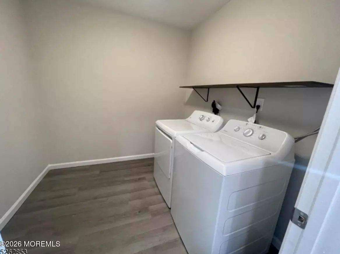 105 W Amberly Dr #G, photo 8