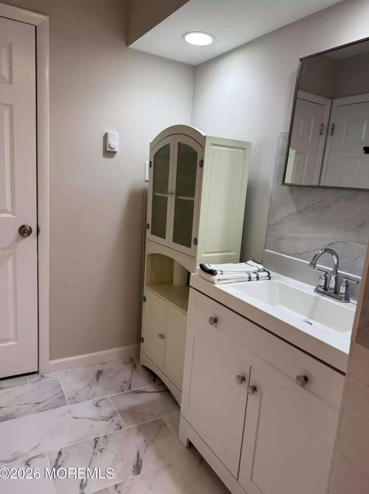 105 W Amberly Dr #G, photo 14