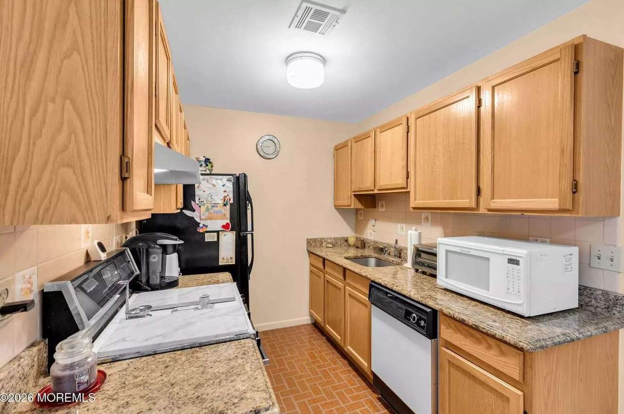 231 Atlantic St #39, photo 13