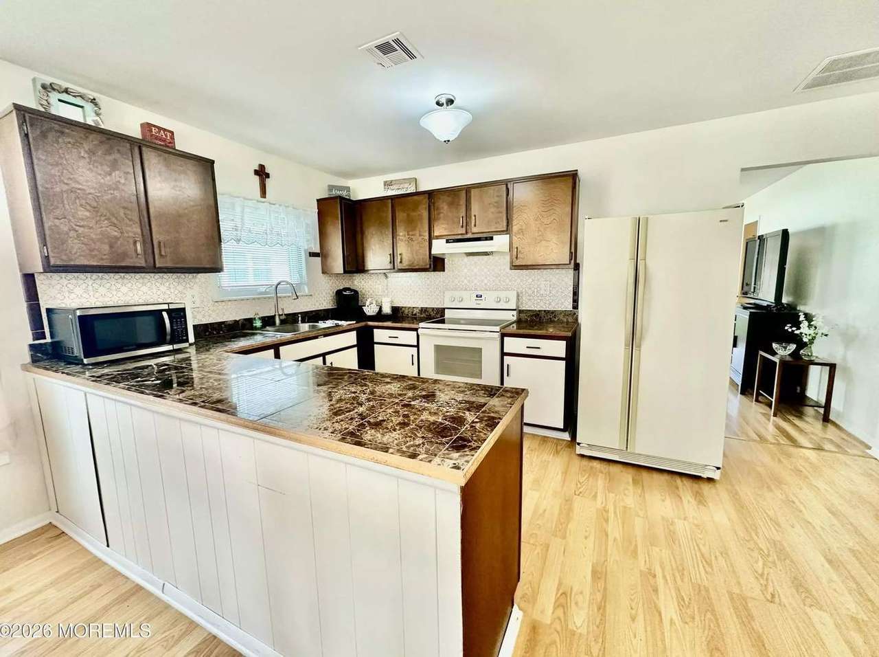 10 Biscayne St, photo 21
