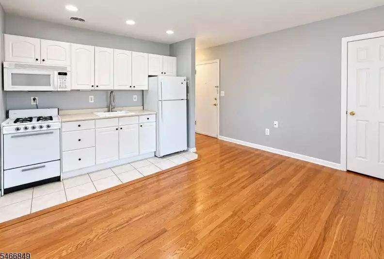640 Franklin Ave #2K, photo 10