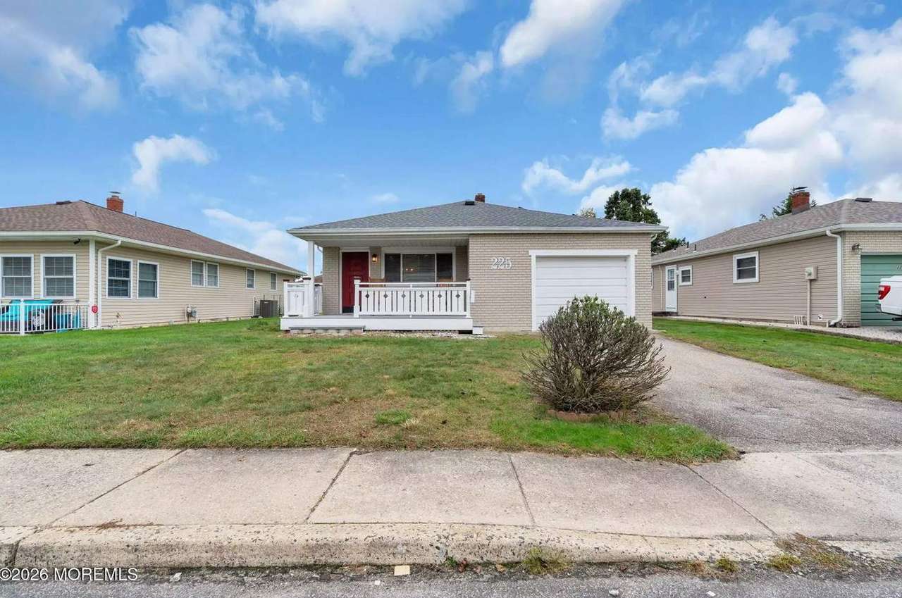 225 Fort De France Ave, photo 38