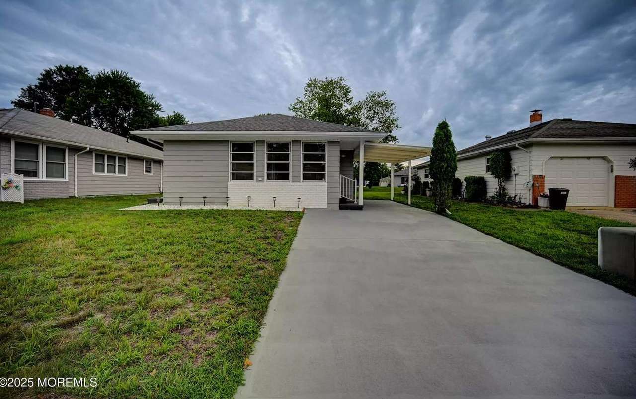 234 N Charlotteville Dr N, photo 2