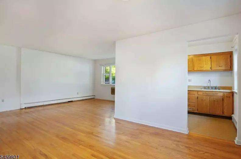 300 Claremont Ave #D1, photo 5