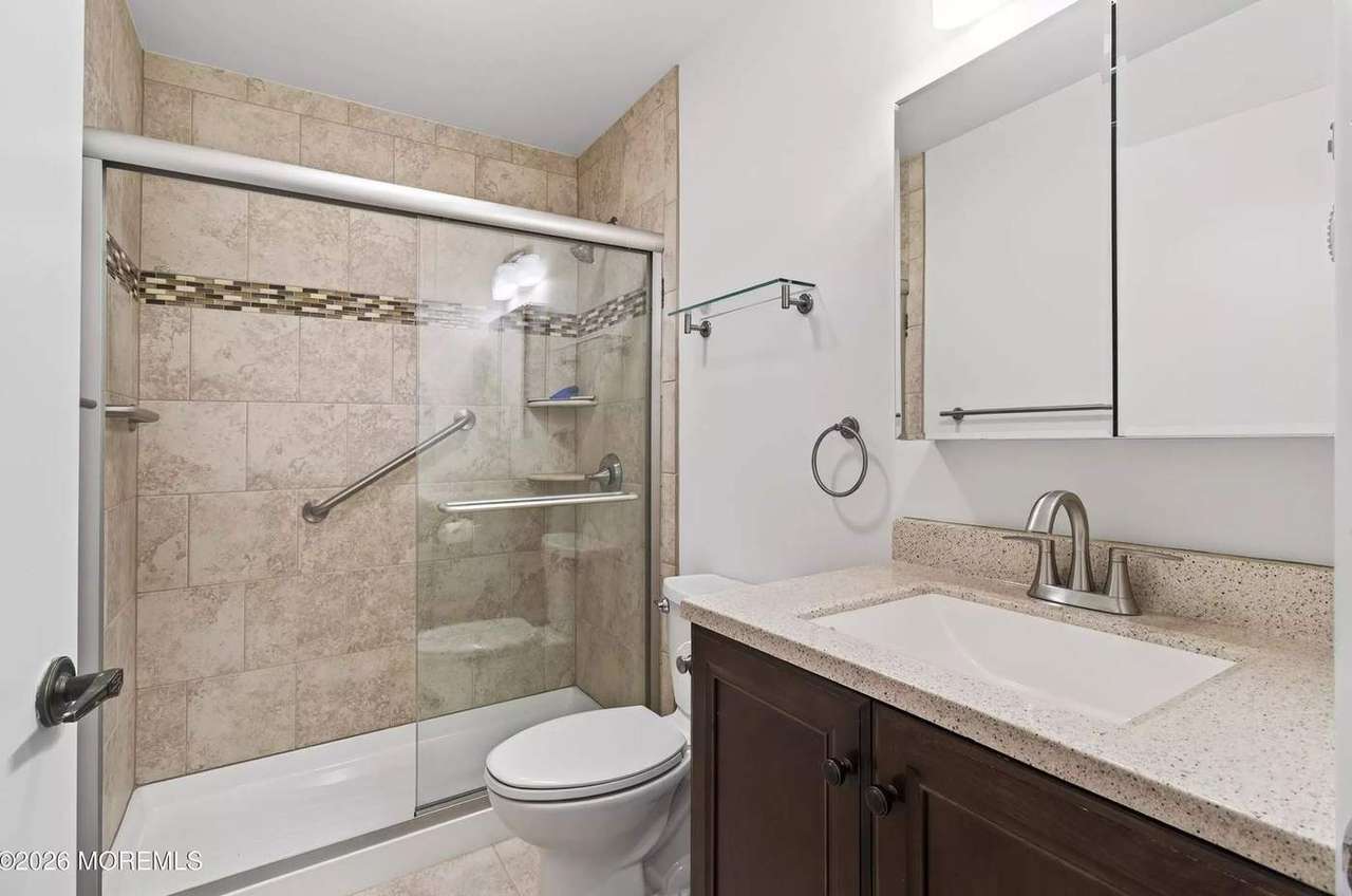 11C Cambridge Cir, photo 15