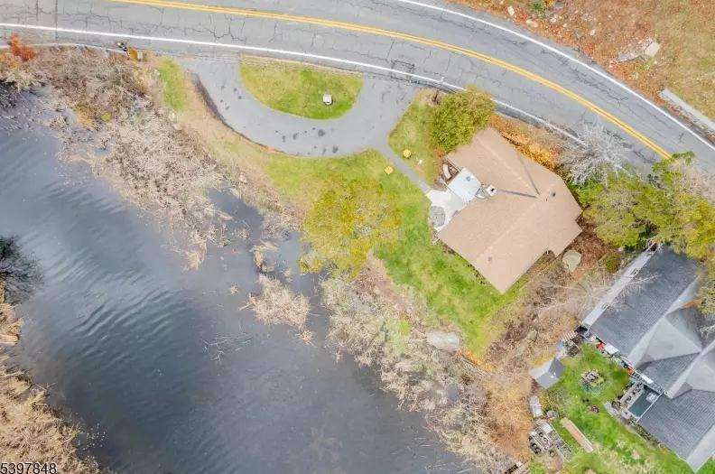213 Otterhole Rd, photo 3