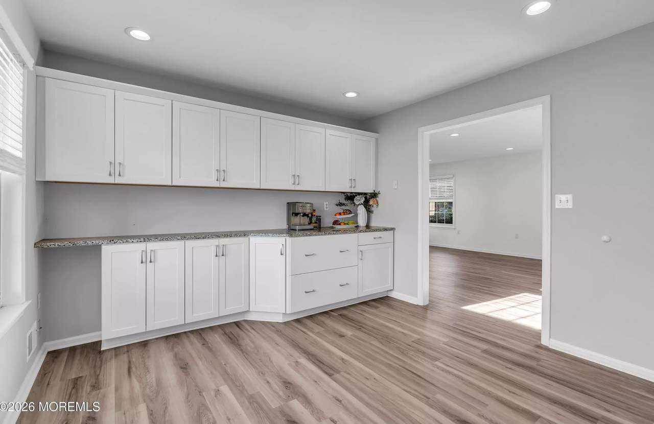 2381 Mt Hood Ln, photo 6