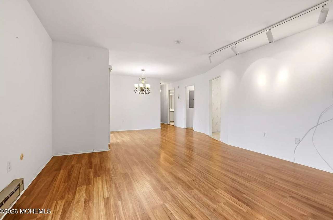 82 Amberly Dr #A, photo 4