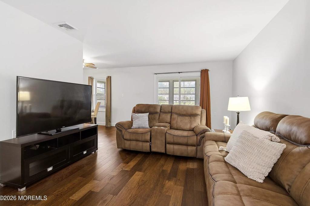 5 Thomas Ct, photo 3