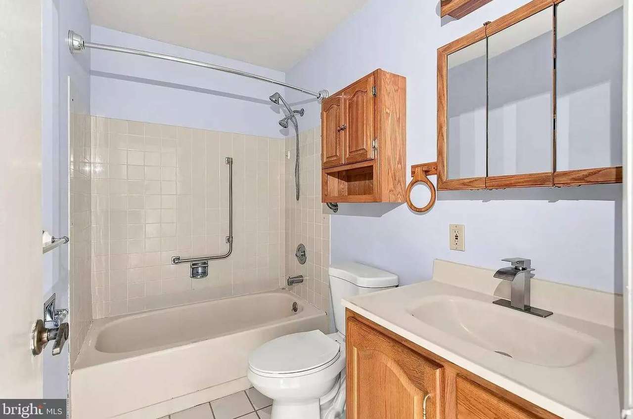 65 Norwalk Ave, photo 16