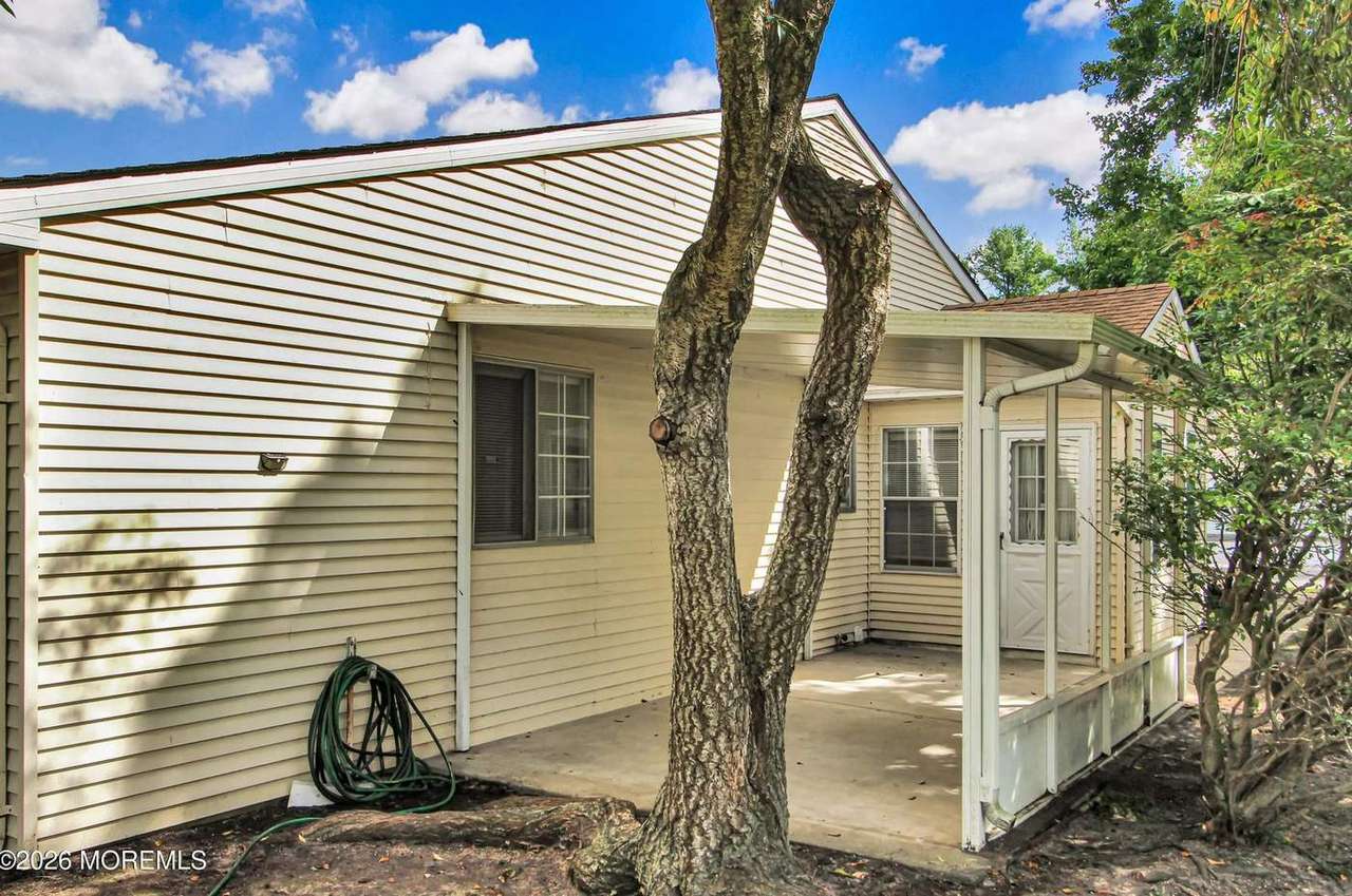 8A Quincy Dr, photo 32