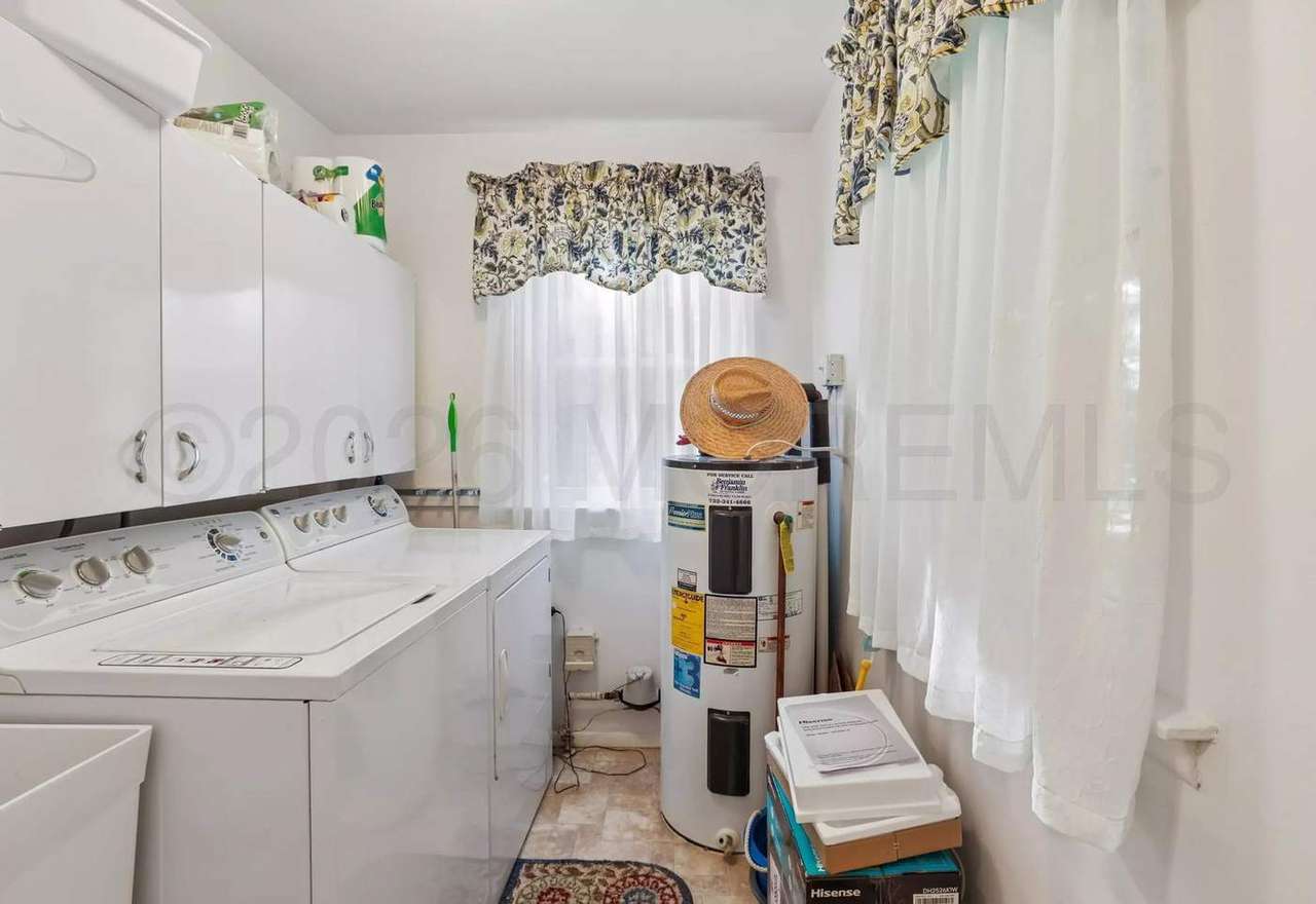 56 Milford Ave, photo 16