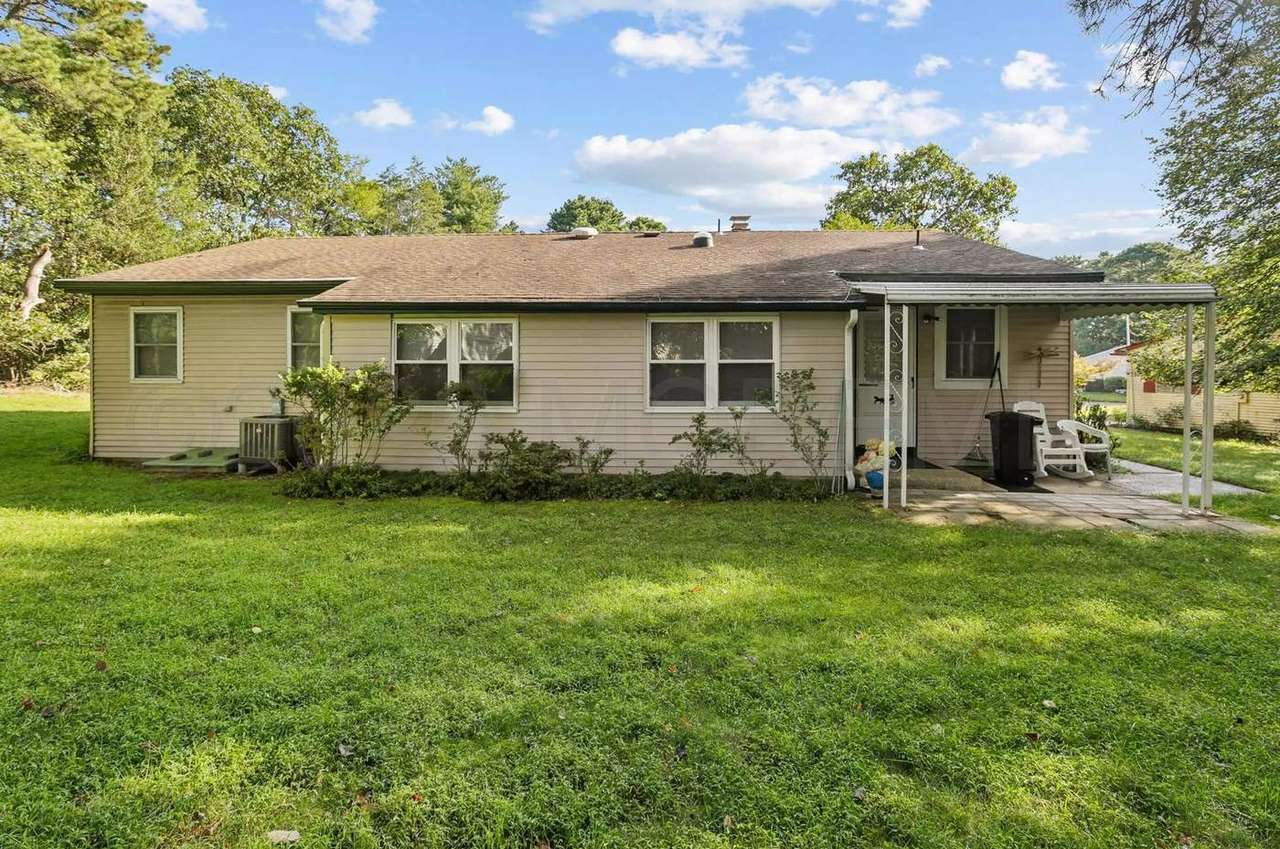 56 Milford Ave, photo 21