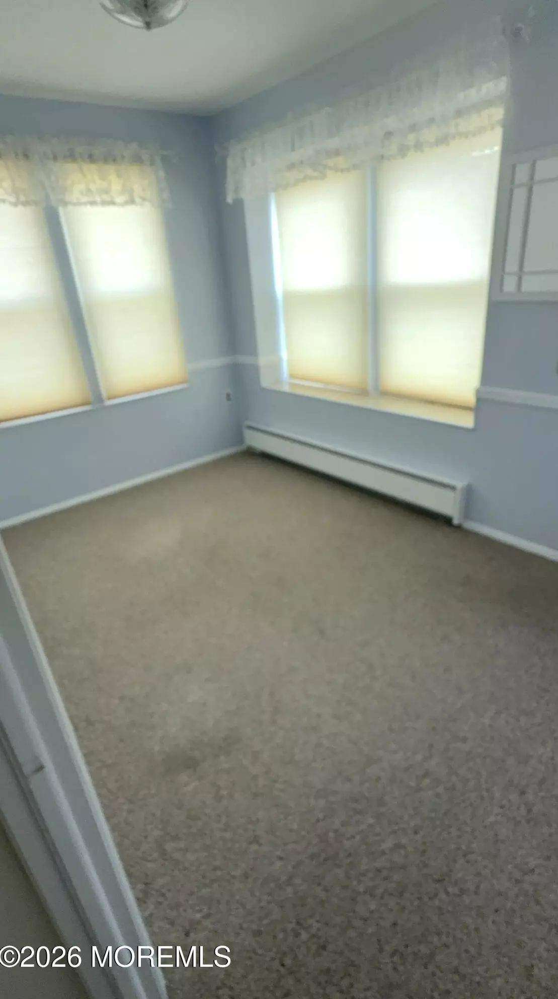 35B Easton Dr, photo 3