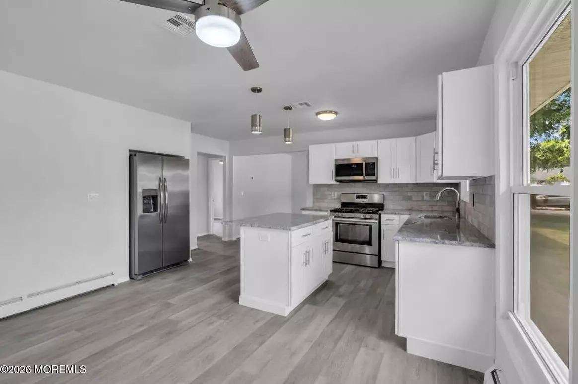 106 Fort De France Ave, photo 33
