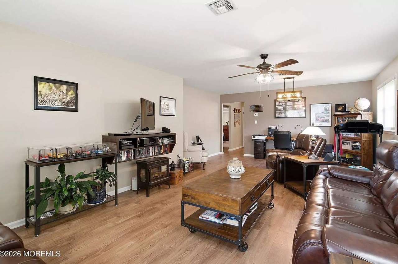438 Jamaica Blvd, photo 10