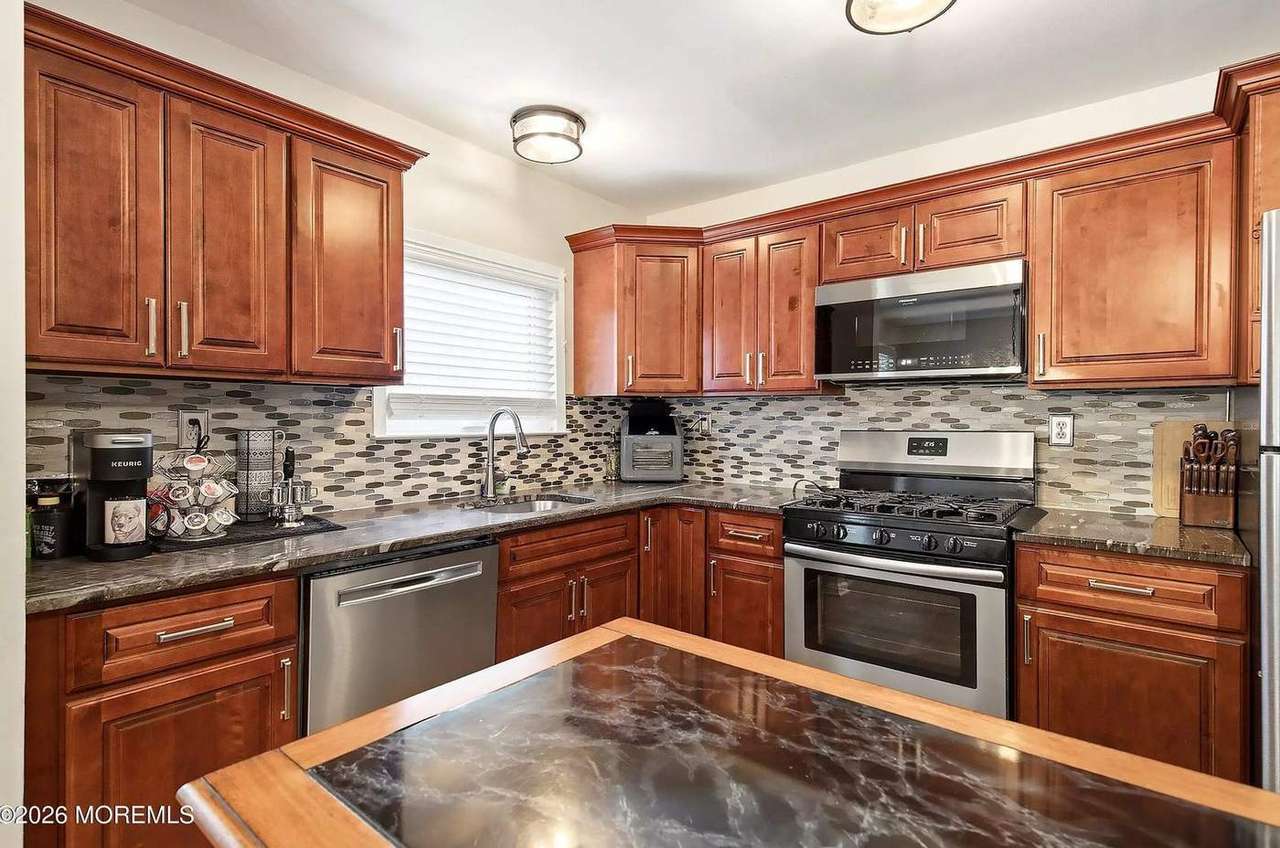 438 Jamaica Blvd, photo 16