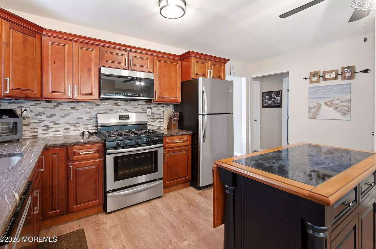 438 Jamaica Blvd, photo 18