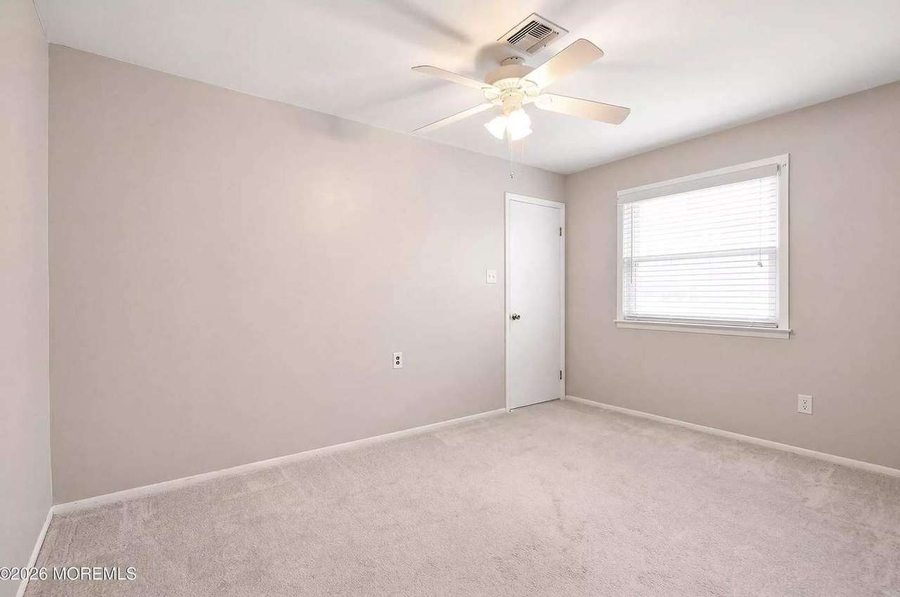 438 Jamaica Blvd, photo 25
