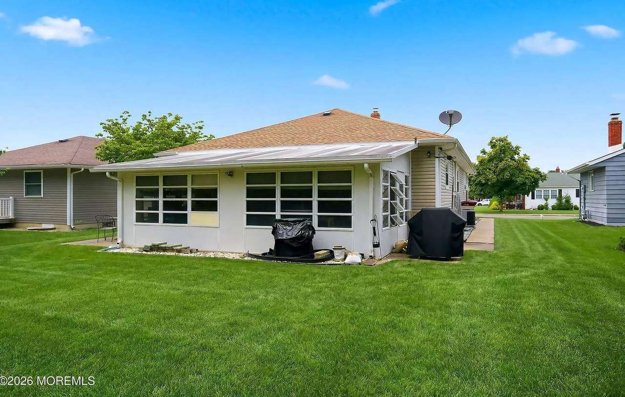438 Jamaica Blvd, photo 30