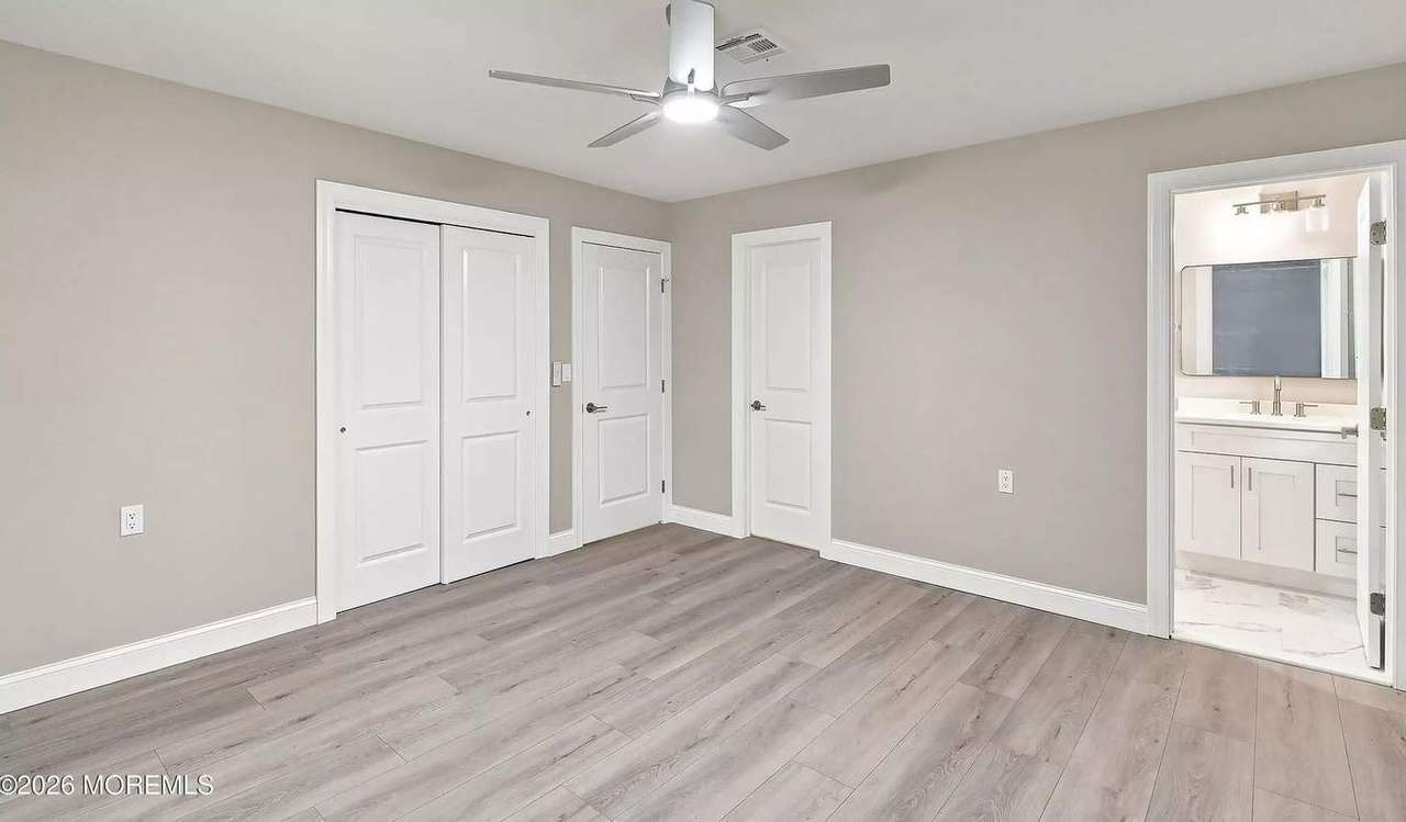 549 Jamaica Blvd, photo 15
