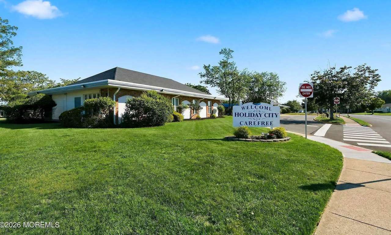 205 Bonaire Dr, photo 29