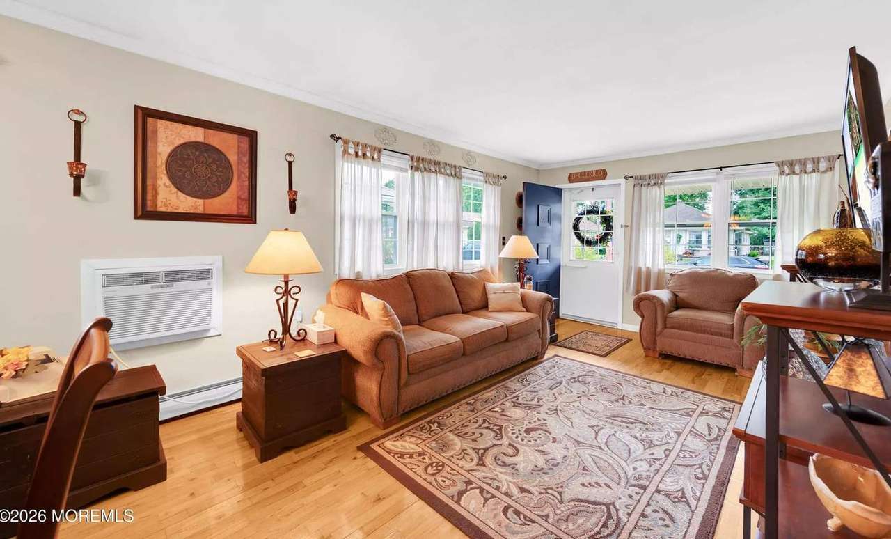 1792 Hovsons Blvd, photo 6