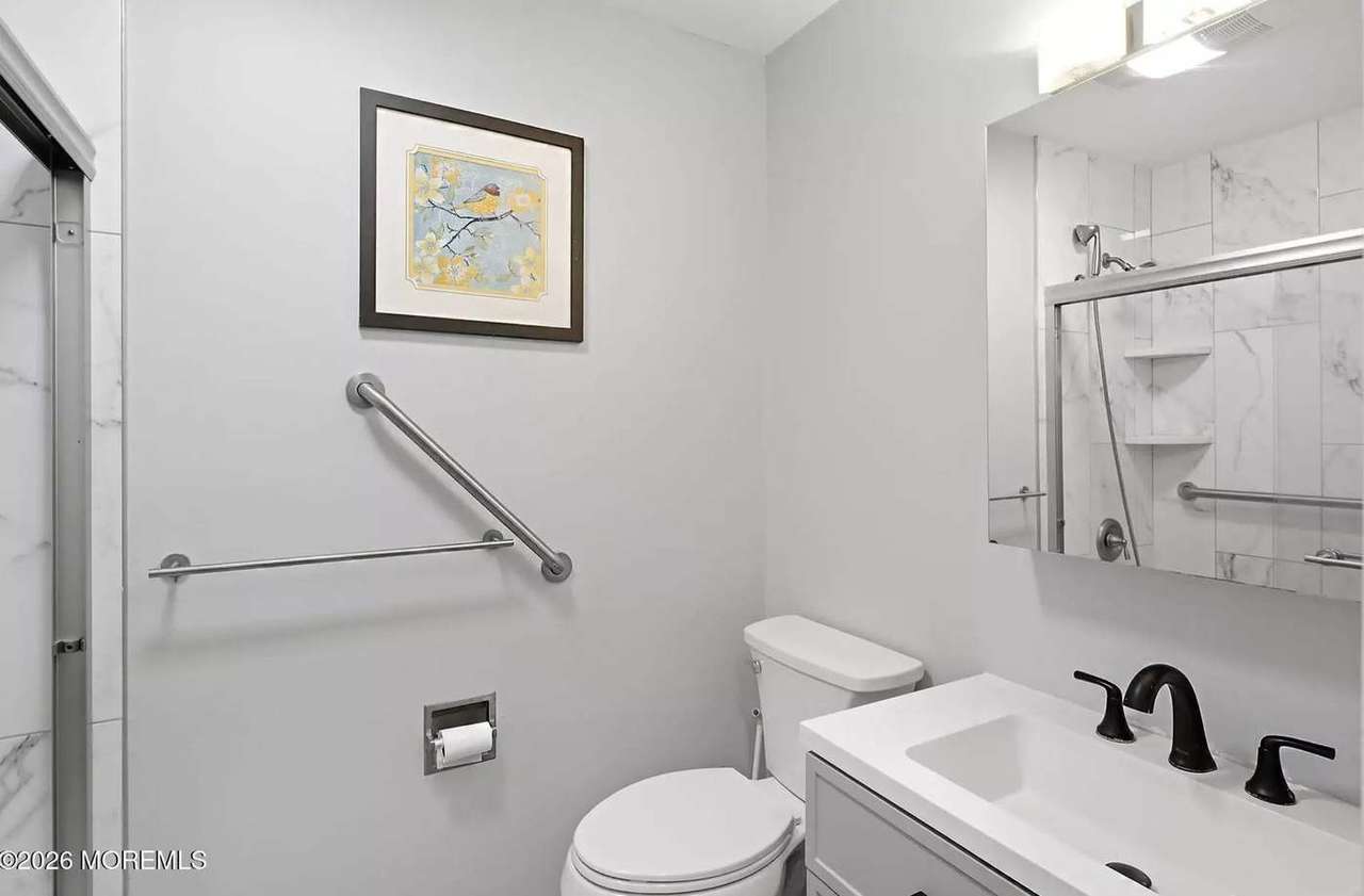 30 Parisian Dr, photo 14
