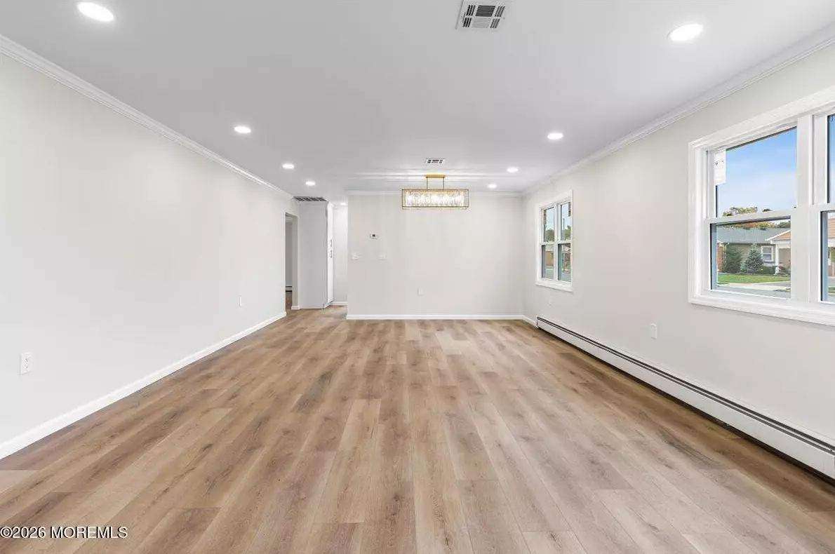 23 Longdenville St, photo 3