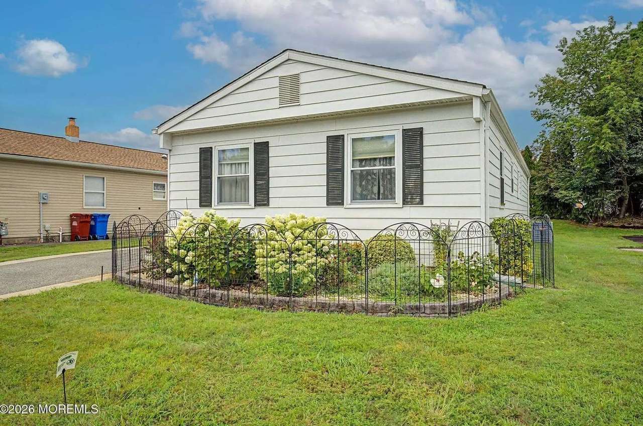5 Pulaski Blvd, photo 2