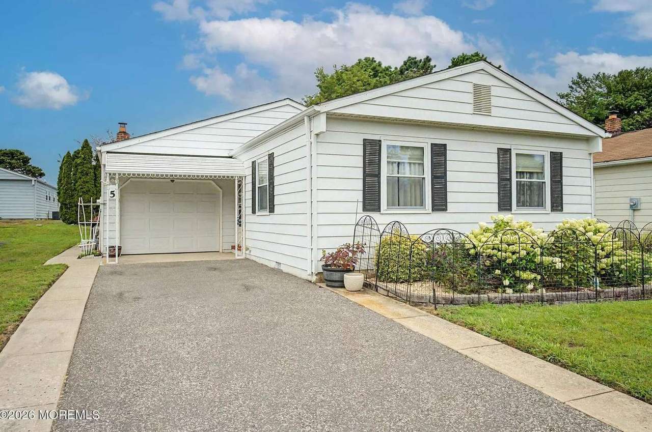 5 Pulaski Blvd, photo 3