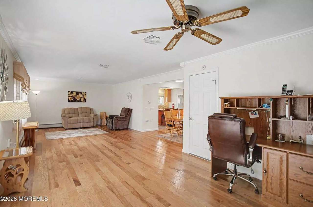 5 Pulaski Blvd, photo 17