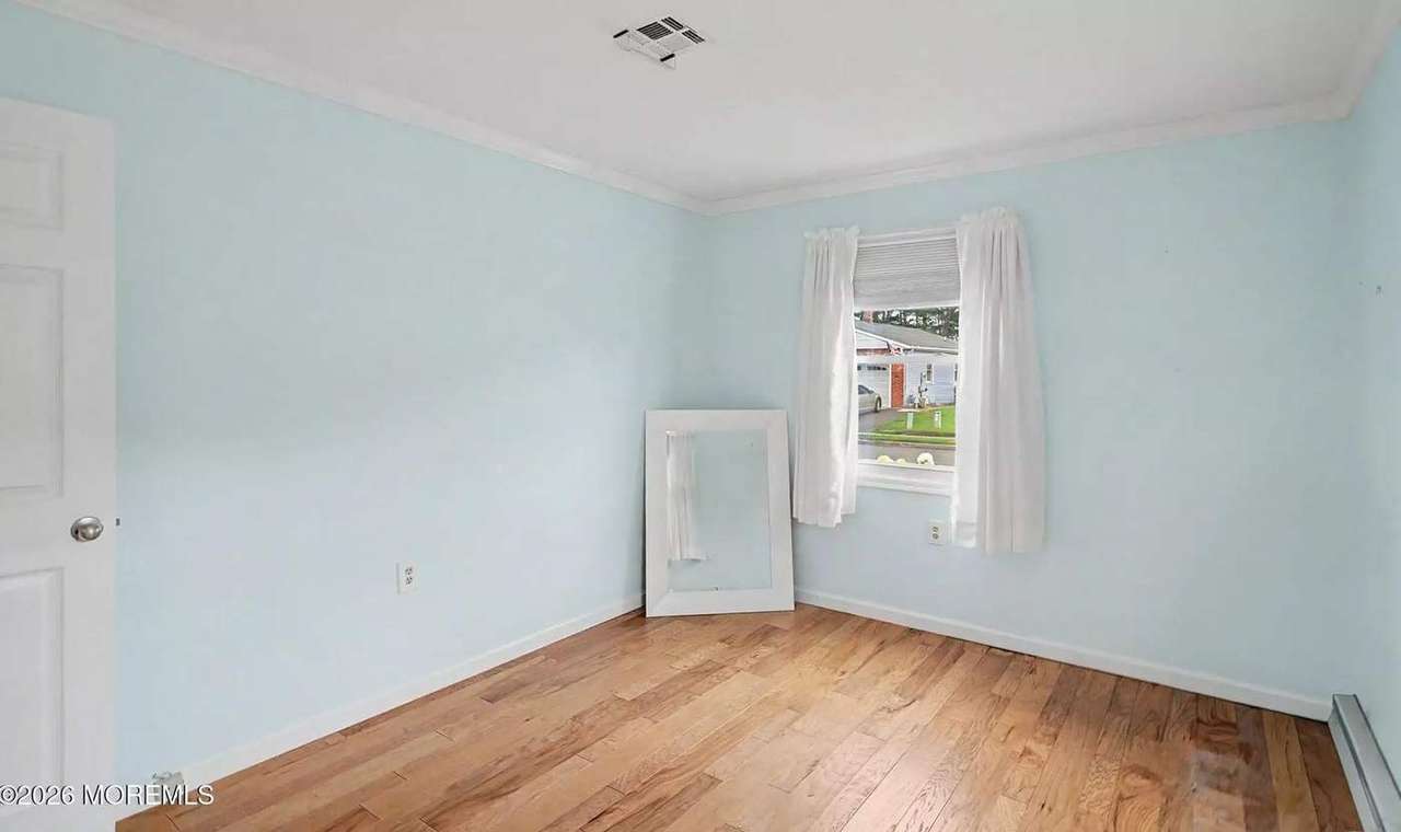 5 Pulaski Blvd, photo 26