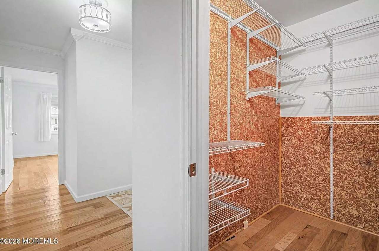 5 Pulaski Blvd, photo 28