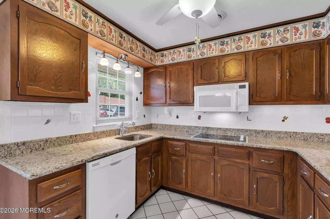35B Gramercy Ln, photo 34