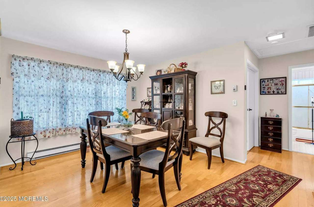 533B Warwick Ct, photo 10