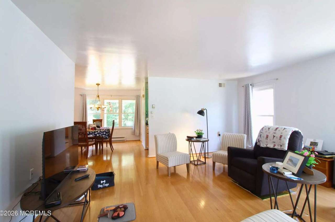 680B Huntington Dr, photo 3