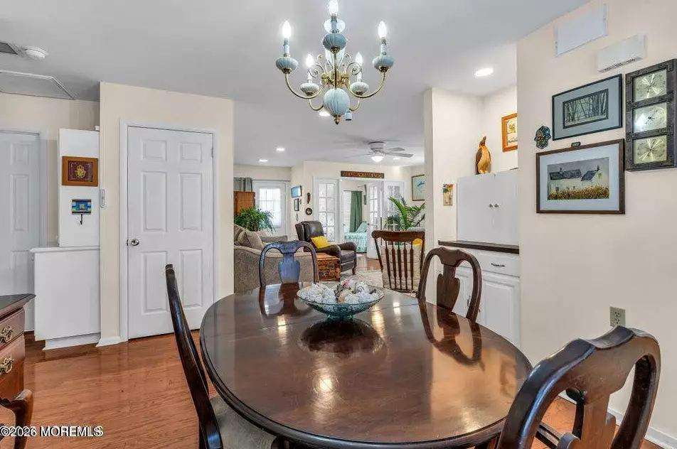 766B Liverpool Cir, photo 9
