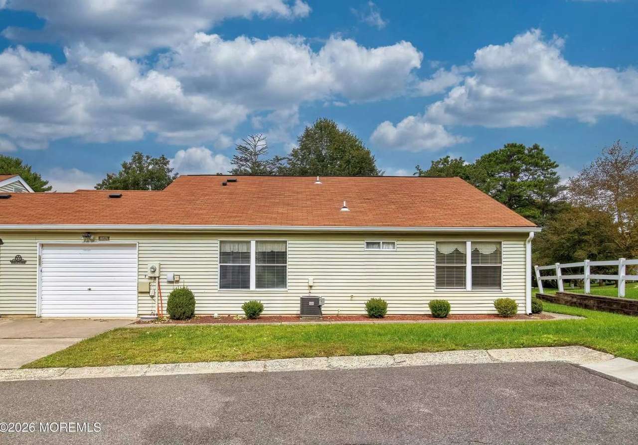 817A Liverpool Cir, photo 2