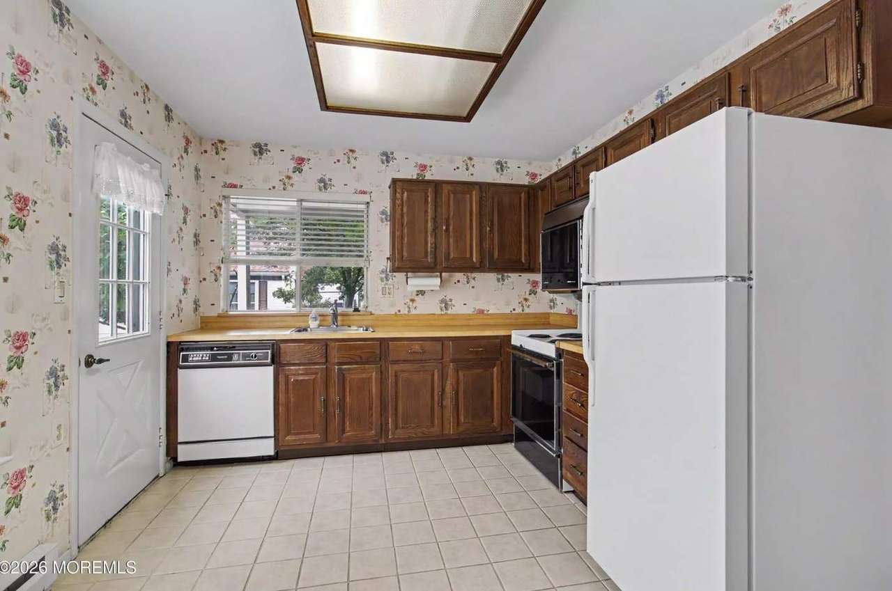 817A Liverpool Cir, photo 38