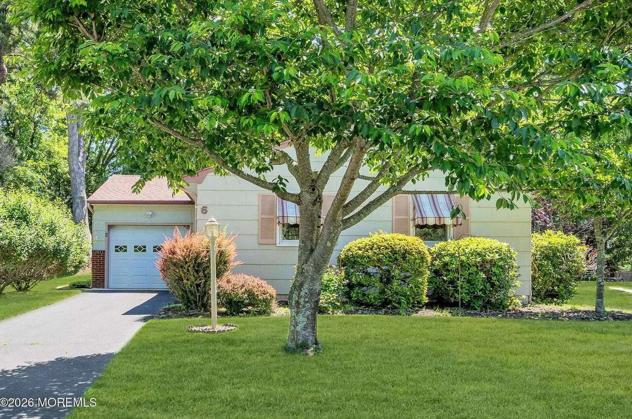6 Woodbury Ct, photo 2
