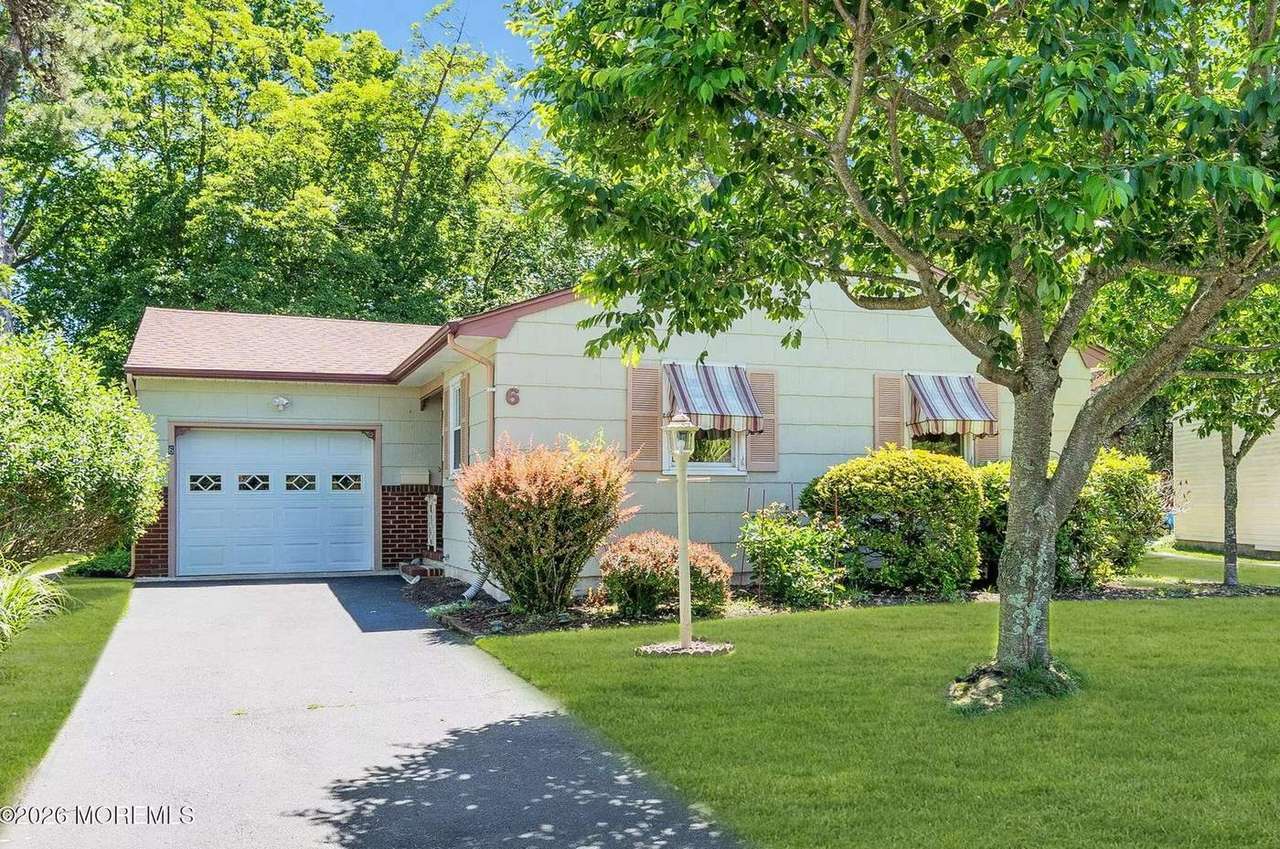 6 Woodbury Ct, photo 3